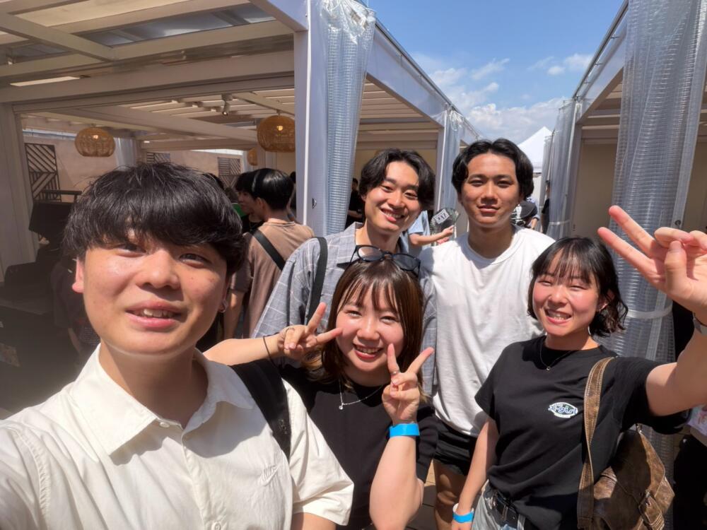 青空のもと